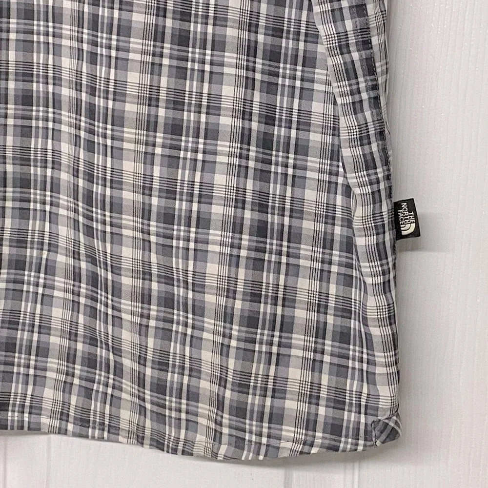 The North Face Plaid Short Sleeve Lightweight Shirt Sz L